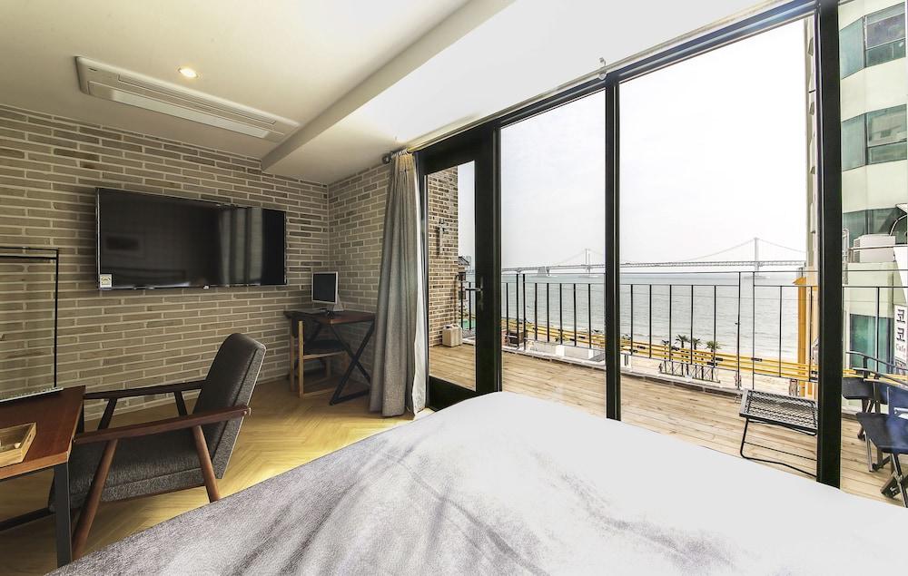 Brown Dot Hotel Gwangan Beach Busan Exterior photo