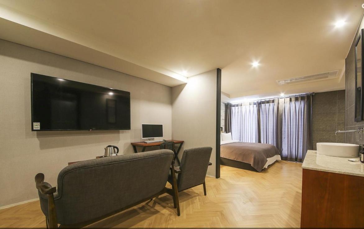 Brown Dot Hotel Gwangan Beach Busan Exterior photo